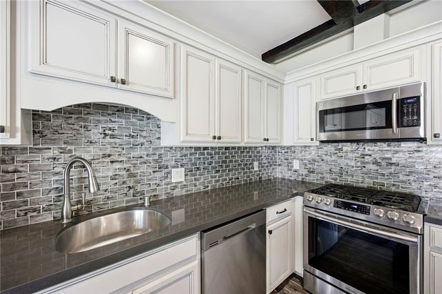 5237 Topanga Canyon, Woodland Hills, CA 91364