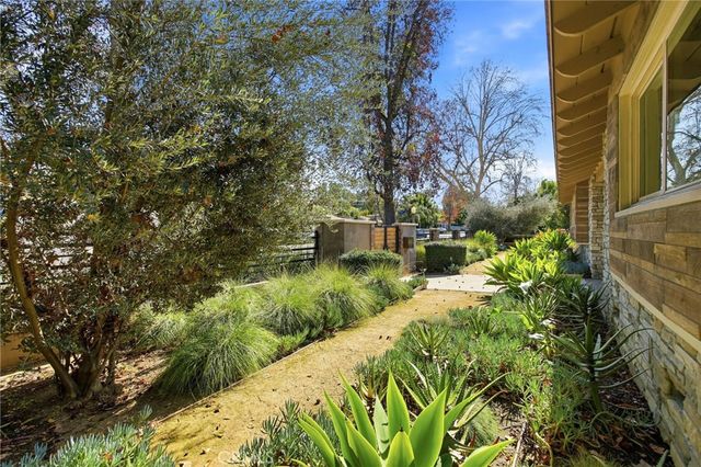 5237 Topanga Canyon, Woodland Hills, CA 91364