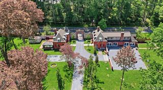 22 Brookville Road, Muttontown, NY 11545