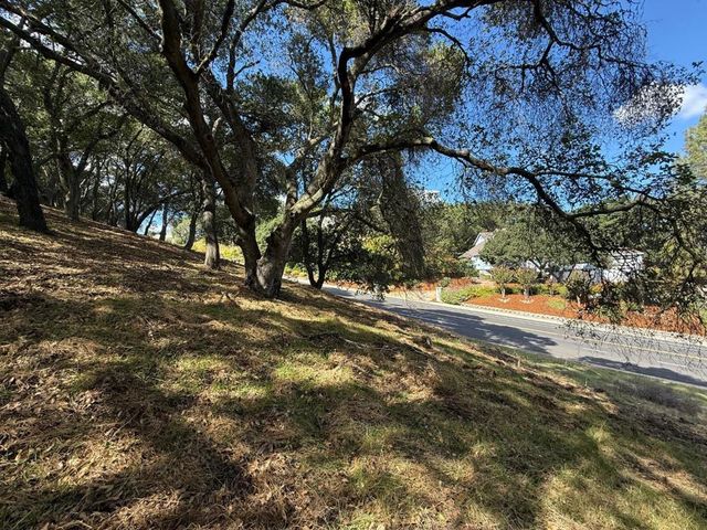 1920 Mantelli Drive, Gilroy, CA 95020