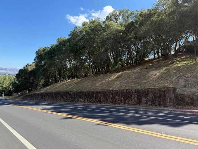 1920 Mantelli Drive, Gilroy, CA 95020