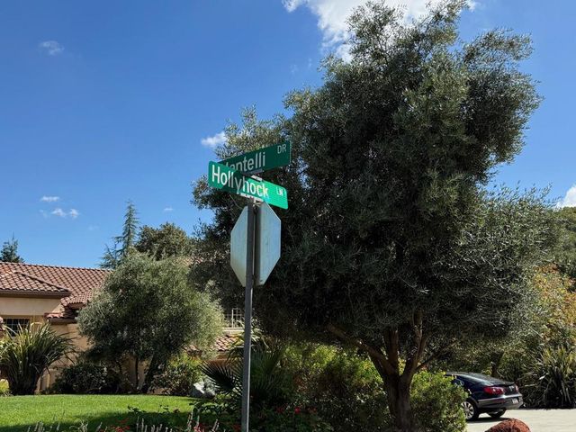 1920 Mantelli Drive, Gilroy, CA 95020