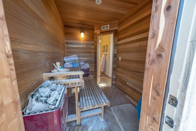 5441 N EAGLE DR, Kenilworth, UT 84529