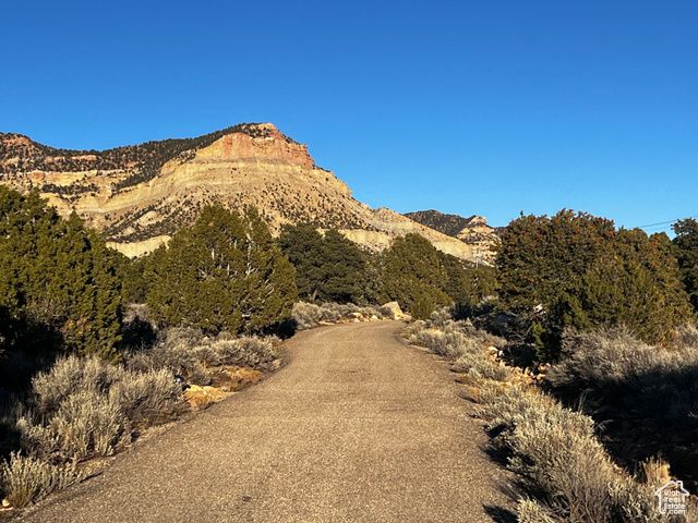 5441 N EAGLE DR, Kenilworth, UT 84529