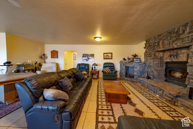 5441 N EAGLE DR, Kenilworth, UT 84529