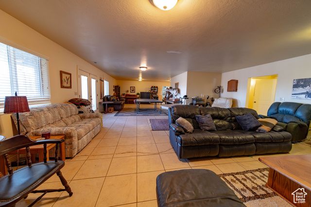 5441 N EAGLE DR, Kenilworth, UT 84529