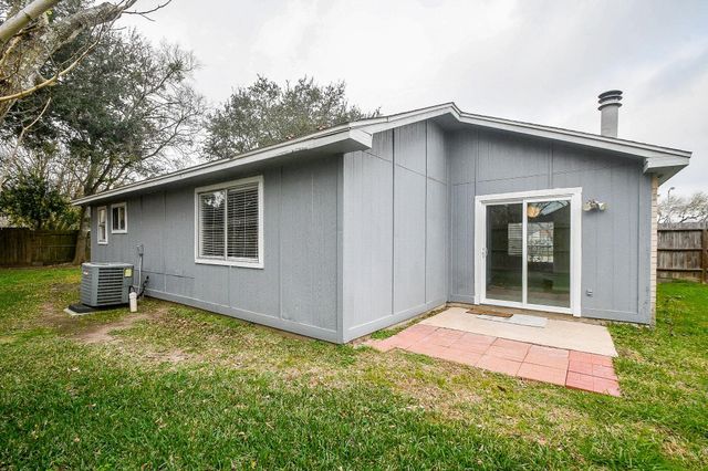 15315 Cedar Ridge Drive, Houston, TX 77082