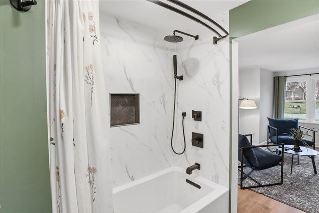 18 Wheatfield Circle, Perinton, NY 14450