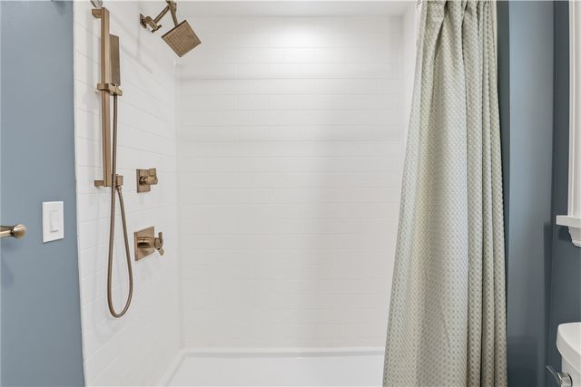 18 Wheatfield Circle, Perinton, NY 14450