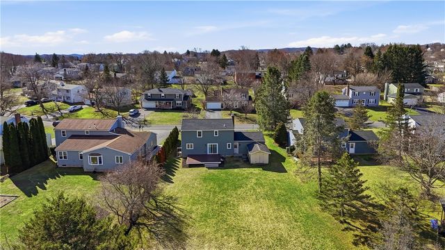 18 Wheatfield Circle, Perinton, NY 14450
