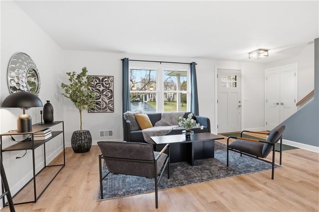 18 Wheatfield Circle, Perinton, NY 14450