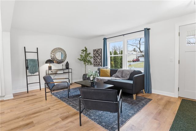 18 Wheatfield Circle, Perinton, NY 14450