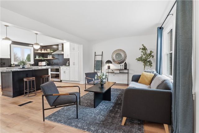 18 Wheatfield Circle, Perinton, NY 14450