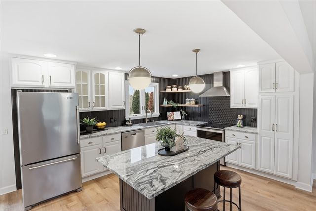 18 Wheatfield Circle, Perinton, NY 14450