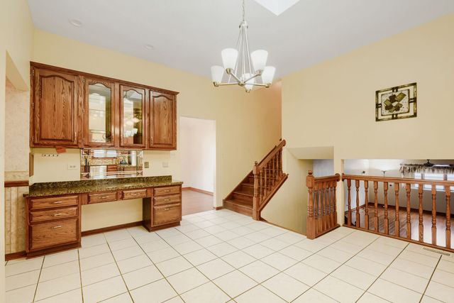 9015 Natoma Avenue, Oak Lawn, IL 60453