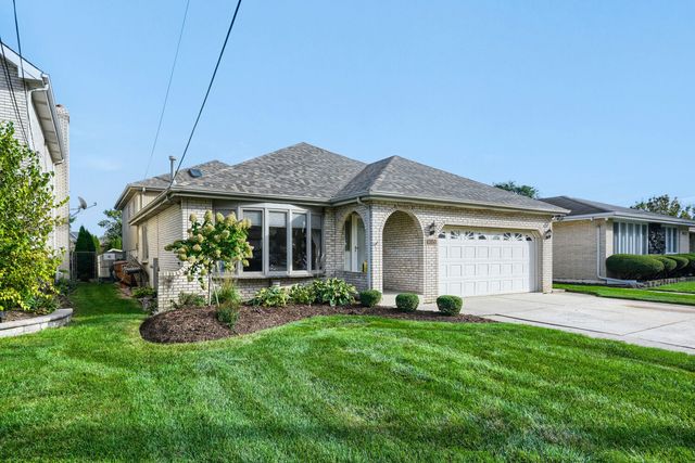 9015 Natoma Avenue, Oak Lawn, IL 60453