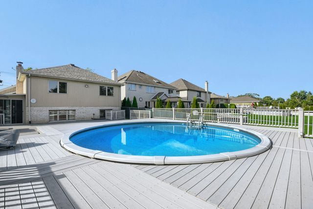 9015 Natoma Avenue, Oak Lawn, IL 60453