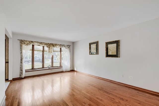9015 Natoma Avenue, Oak Lawn, IL 60453