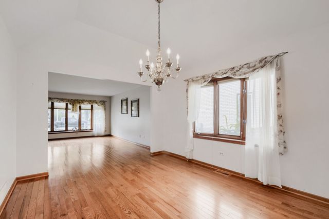 9015 Natoma Avenue, Oak Lawn, IL 60453