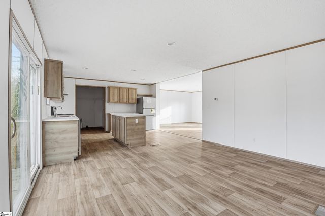 1216 Fairview Church Road, Spartanburg, SC 29303