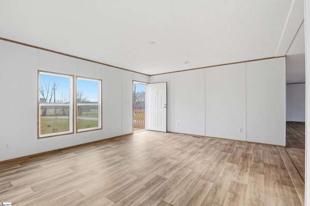 1216 Fairview Church Road, Spartanburg, SC 29303