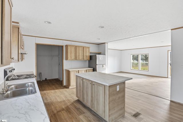 1216 Fairview Church Road, Spartanburg, SC 29303