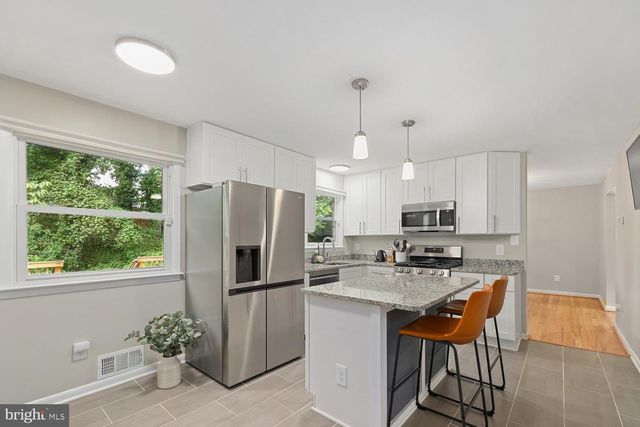 12302 HARBOR DR, Woodbridge, VA 22192