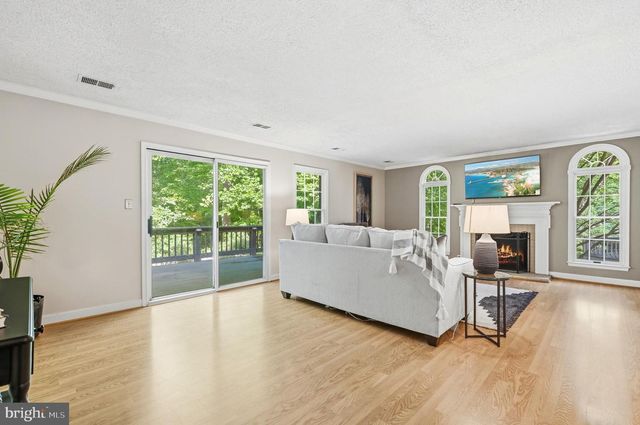 129 HUCKLEBERRY DR, La Plata, MD 20646
