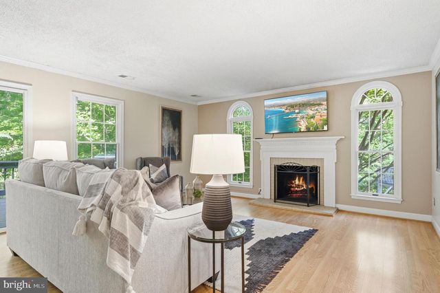 129 HUCKLEBERRY DR, La Plata, MD 20646