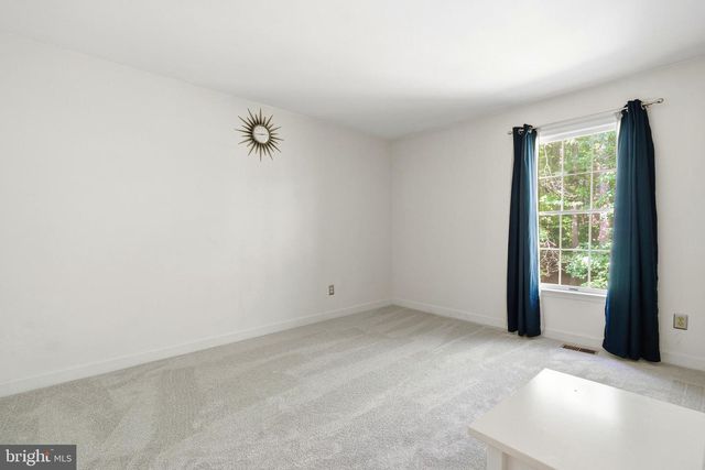 129 HUCKLEBERRY DR, La Plata, MD 20646
