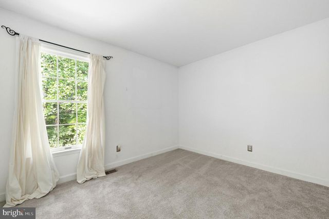 129 HUCKLEBERRY DR, La Plata, MD 20646