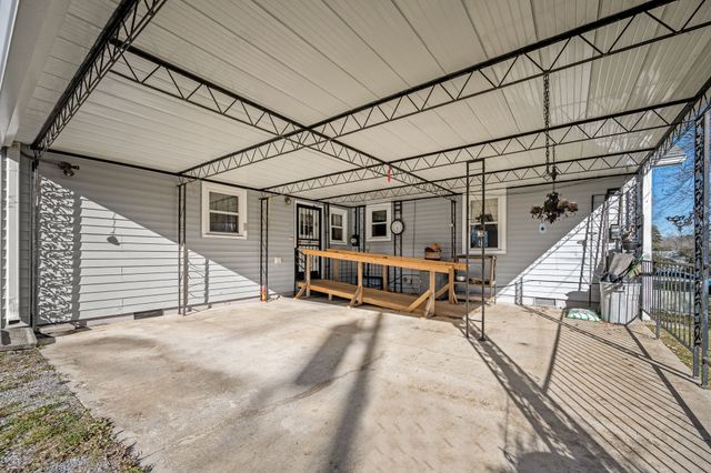 122 ANDERSON DRIVE, Tullahoma, TN 37388