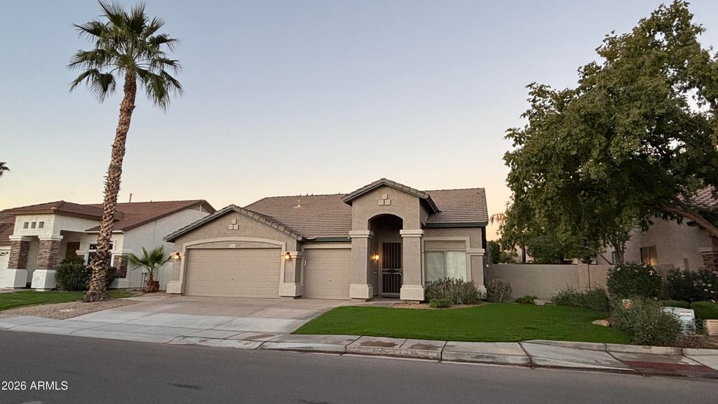 2236 W Periwinkle Way, Chandler, AZ 85248
