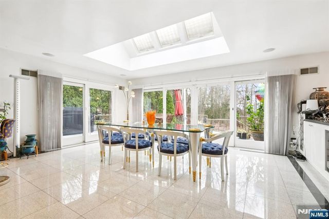270 E Clinton Avenue, Tenafly, NJ 07670