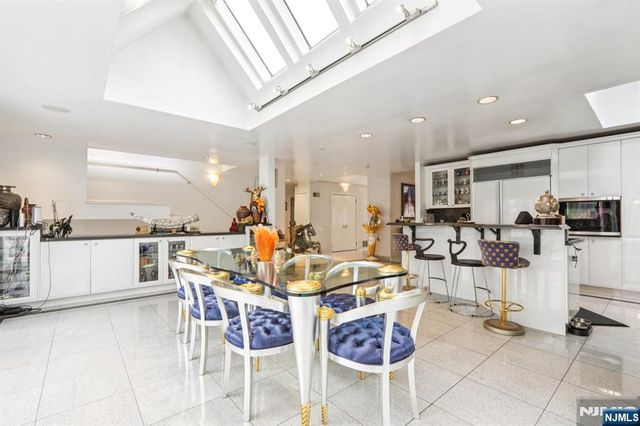 270 E Clinton Avenue, Tenafly, NJ 07670
