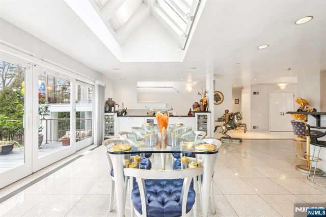 270 E Clinton Avenue, Tenafly, NJ 07670