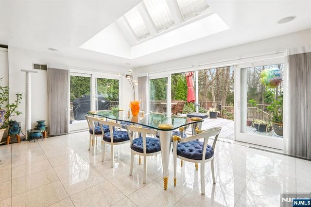 270 E Clinton Avenue, Tenafly, NJ 07670