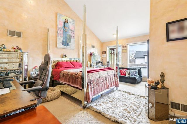 270 E Clinton Avenue, Tenafly, NJ 07670