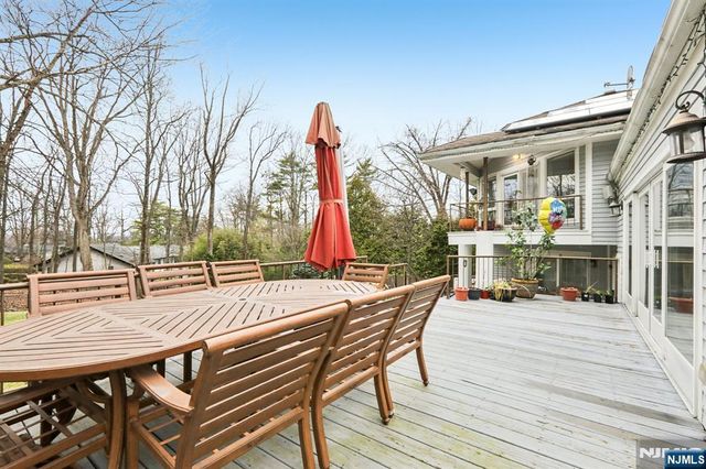 270 E Clinton Avenue, Tenafly, NJ 07670