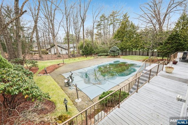 270 E Clinton Avenue, Tenafly, NJ 07670