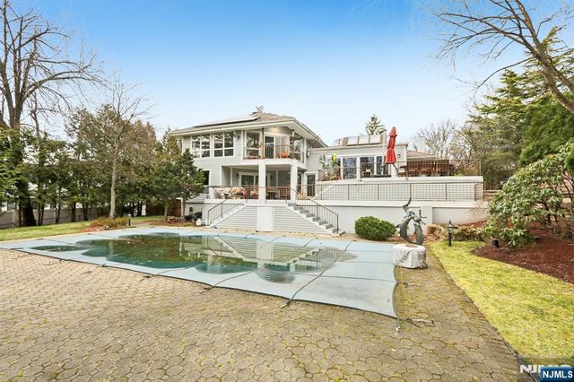 270 E Clinton Avenue, Tenafly, NJ 07670