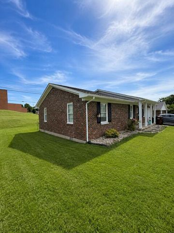 106 Pin Oak Drive, Lancaster, KY 40444