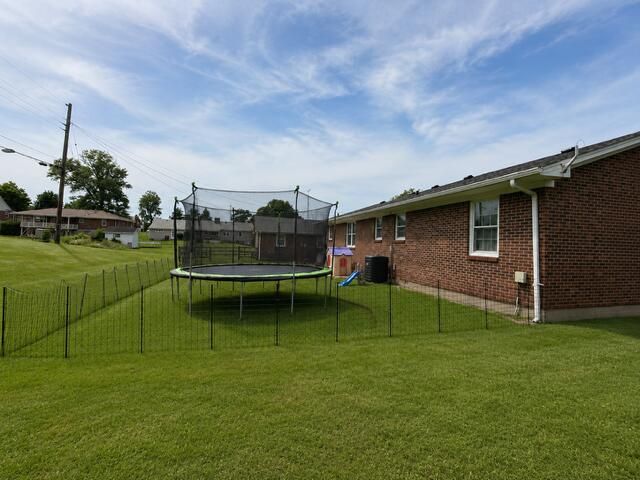 106 Pin Oak Drive, Lancaster, KY 40444