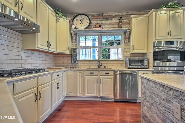 146 Hopson Road, Johnson City, TN 37601