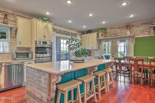 146 Hopson Road, Johnson City, TN 37601