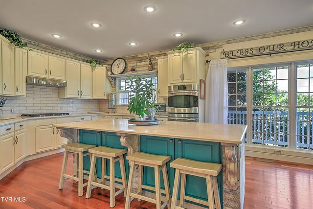 146 Hopson Road, Johnson City, TN 37601