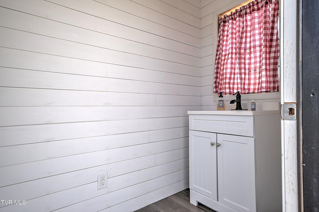 146 Hopson Road, Johnson City, TN 37601