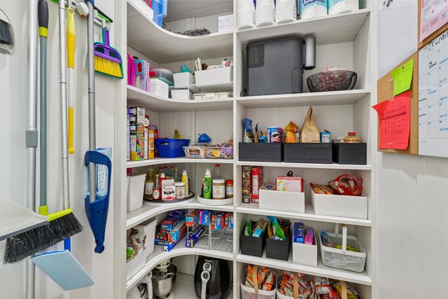 9136 Abram Drive, Waukee, IA 50266