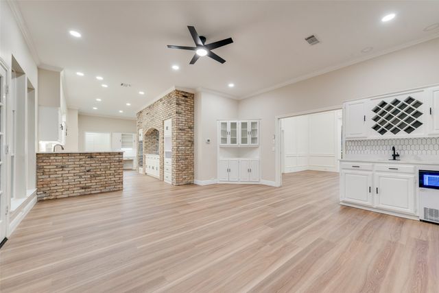 811 Cobblestone Court, Cedar Hill, TX 75104