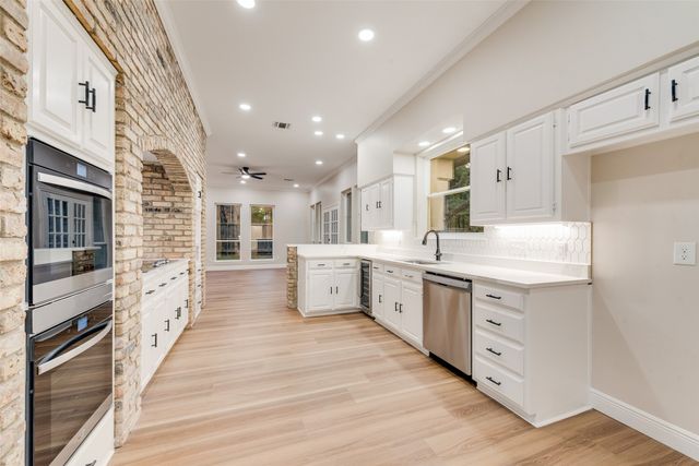 811 Cobblestone Court, Cedar Hill, TX 75104